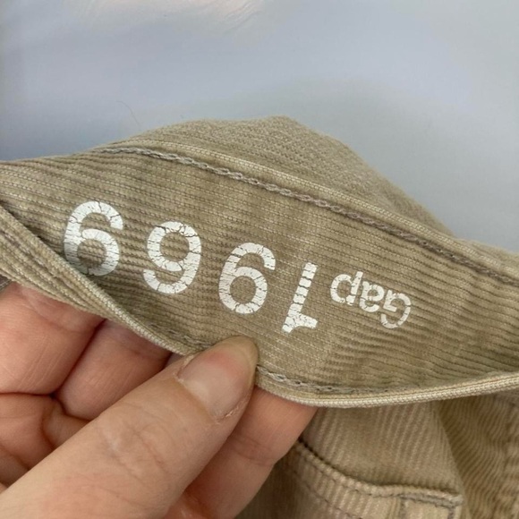 GAP Cream Shorts with Distressed Hem S - Picture 3 of 4